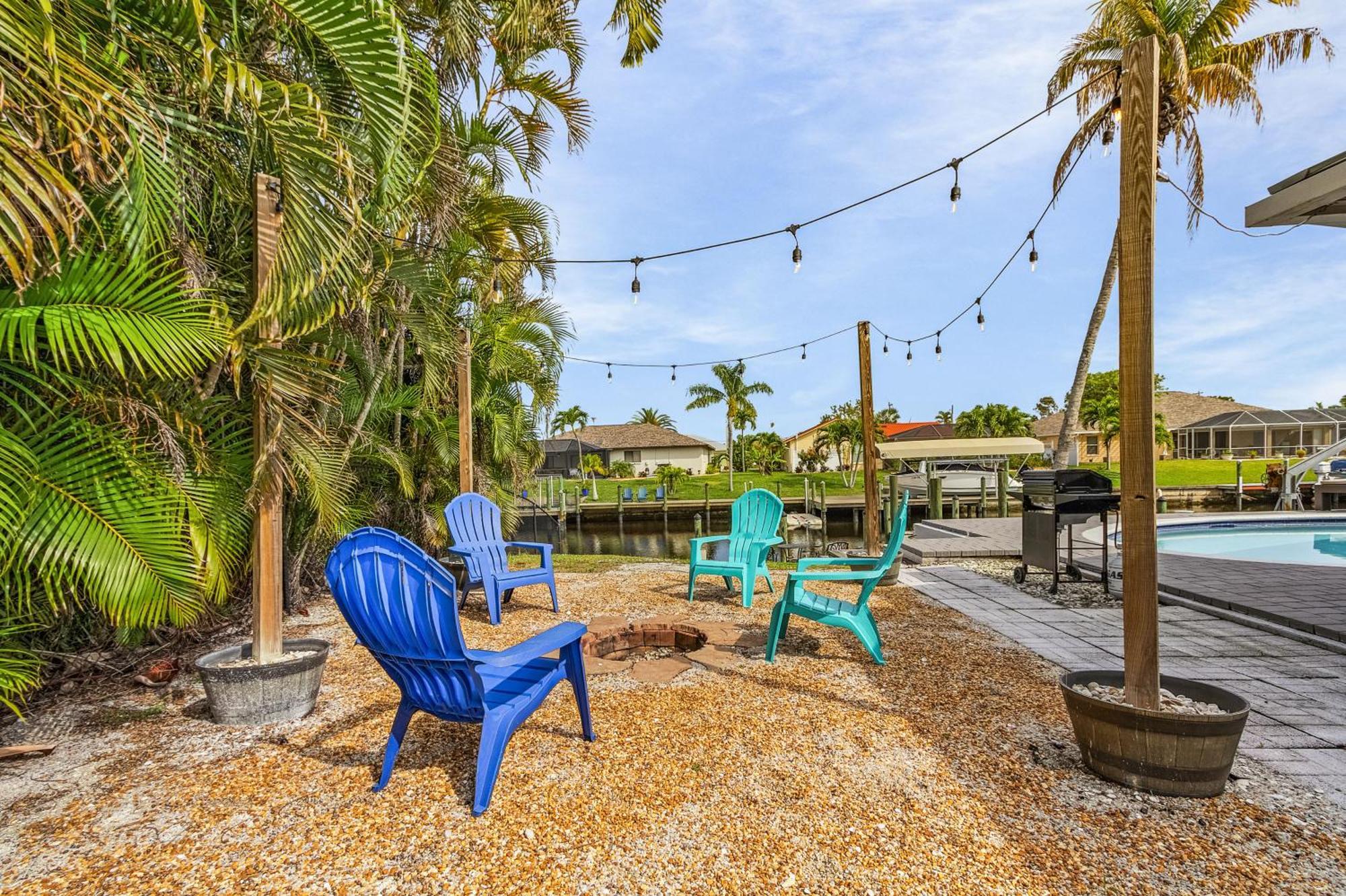 Canal-Front Oasis With Dock And Kayaks In Cape Coral! ภายนอก รูปภาพ
