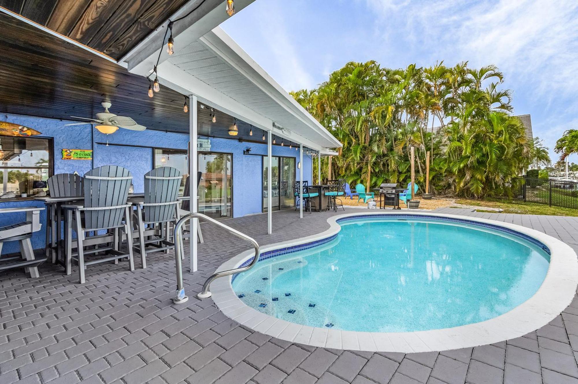 Canal-Front Oasis With Dock And Kayaks In Cape Coral! ภายนอก รูปภาพ