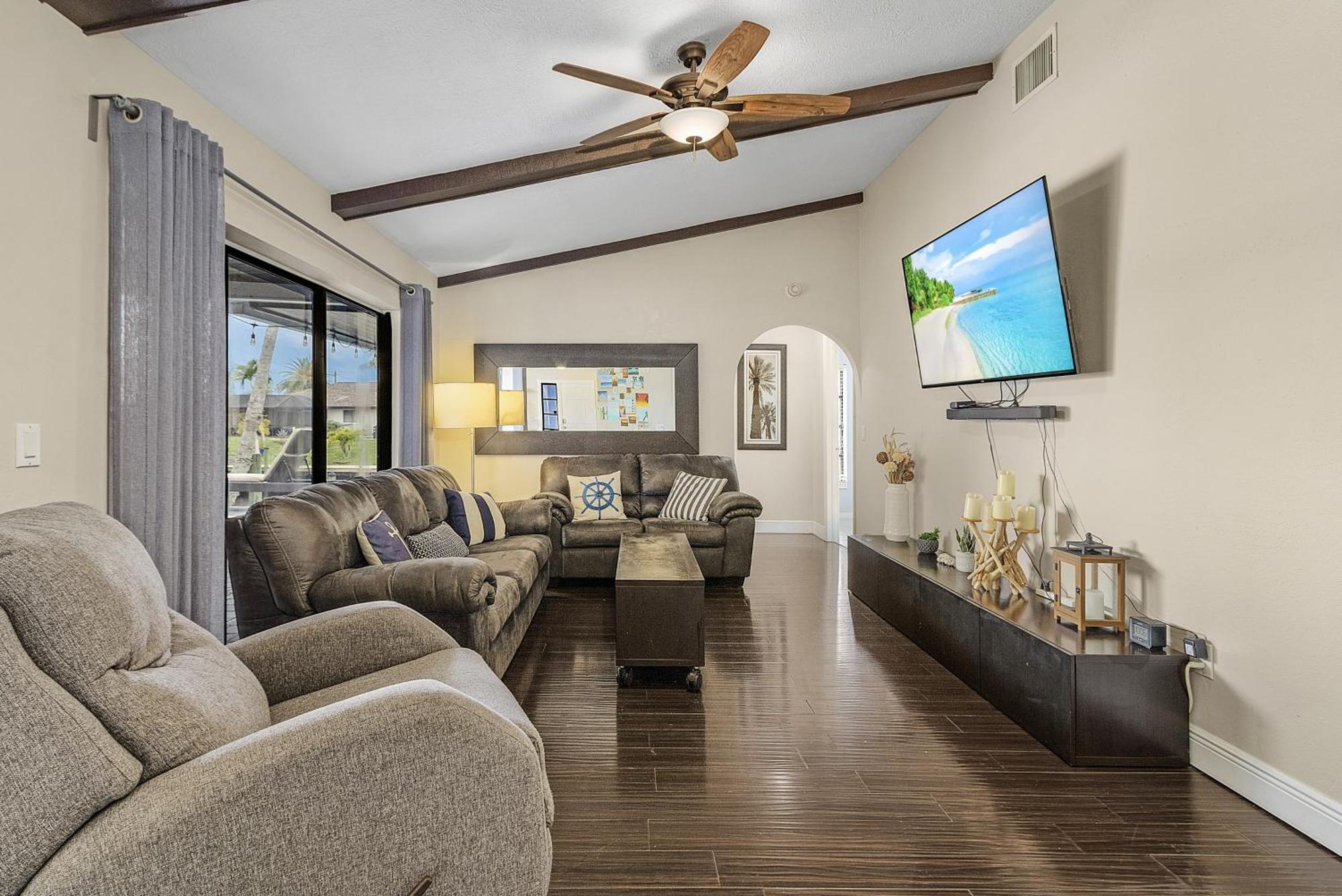 Canal-Front Oasis With Dock And Kayaks In Cape Coral! ภายนอก รูปภาพ